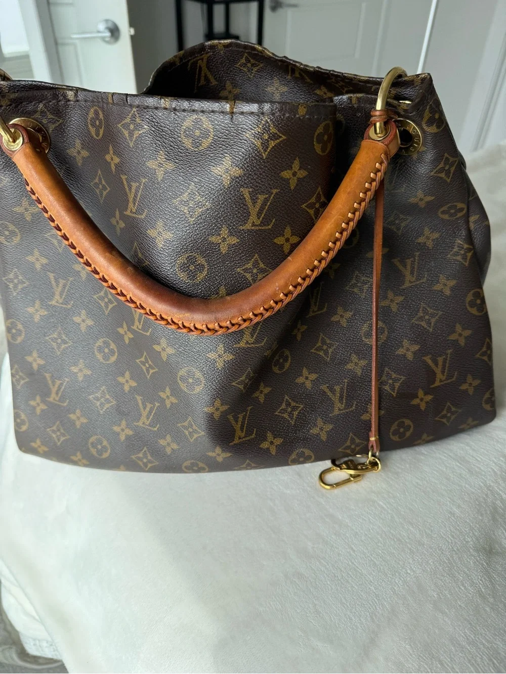 Louis Vuitton Monogram Canvas Shoulder Hobo with Gold Hardware - Picture 3 of 6